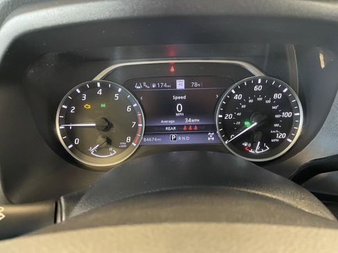 Used 2021 Nissan Titan SV w/ SV Convenience Package image 9