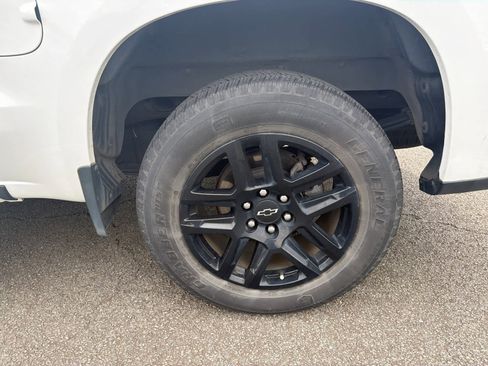 Used 2022 Chevrolet Silverado 1500 Custom image 5