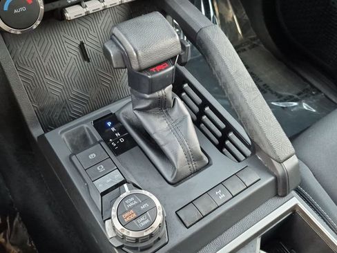 Used 2024 Toyota Tacoma TRD Off-Road AWD/4WD image 12