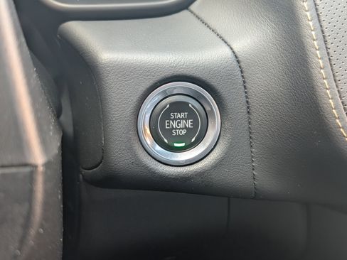 Used 2023 GMC Yukon SLT w/ SLT Luxury Package image 36