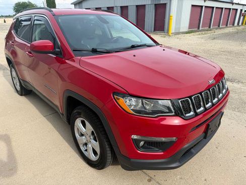 Used 2018 Jeep Compass Latitude w/ Popular Equipment Group AWD/4WD image 5