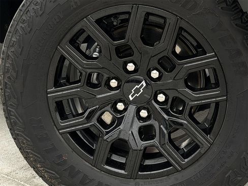 Used 2023 Chevrolet Colorado Trail Boss w/ Advanced Trailering Package image 9