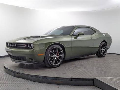 Used 2018 Dodge Challenger R/T w/ Performance Handling Group RWD image 2