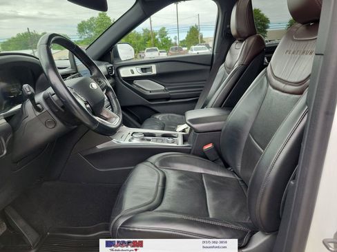 Used 2020 Ford Explorer Platinum w/ Premium Technology Package AWD/4WD image 16