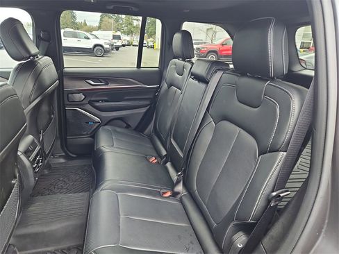 Used 2023 Jeep Grand Cherokee Overland image 23