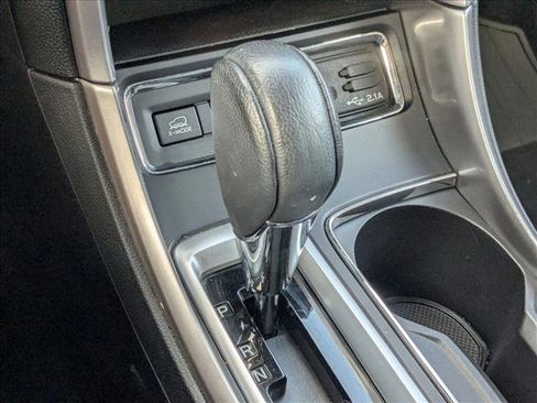 Used 2019 Subaru Ascent Limited AWD/4WD image 12