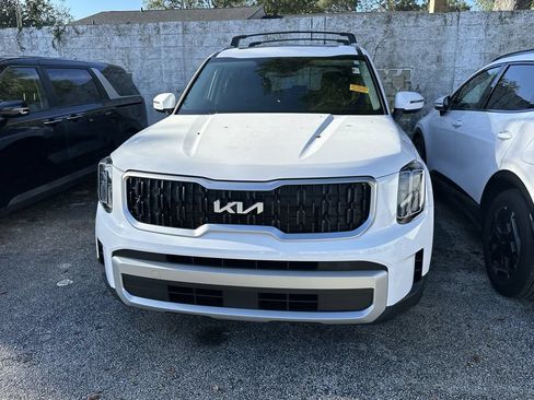 Certified 2025 Kia Telluride EX FWD image 8