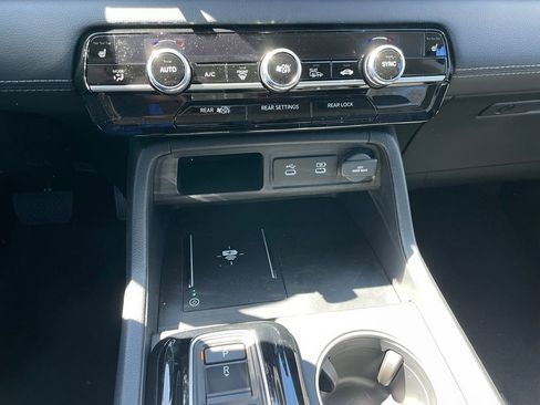 New 2026 Honda Pilot Touring image 19