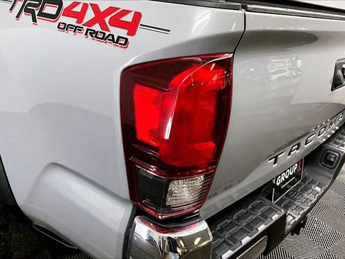 Used 2019 Toyota Tacoma TRD Off-Road AWD/4WD image 26