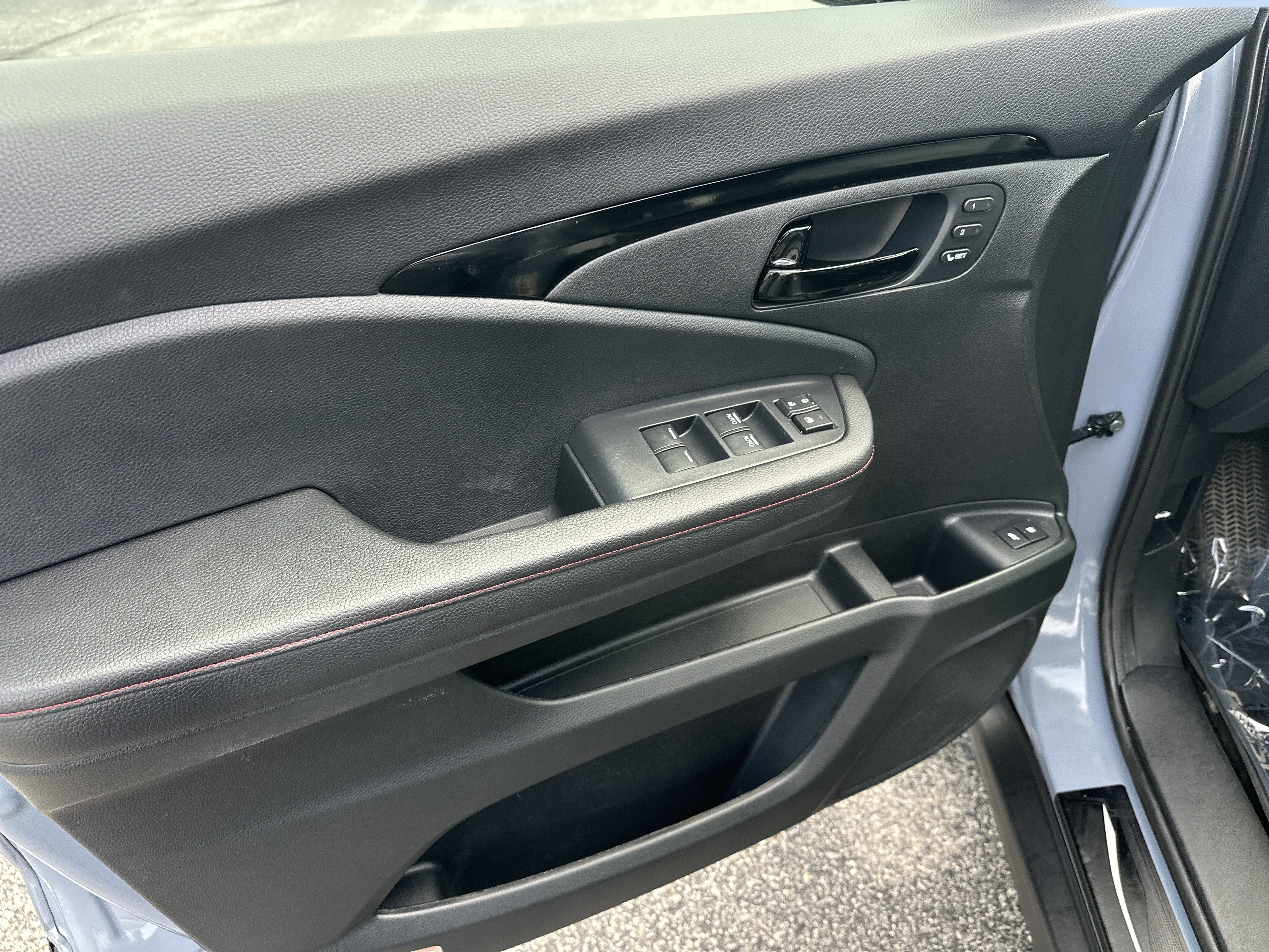 Used 2025 Honda Passport Black Edition image 10
