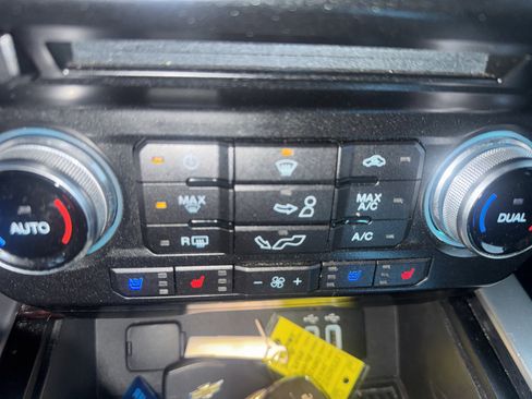 Used 2016 Ford F150 Platinum w/ Trailer Tow Package image 28