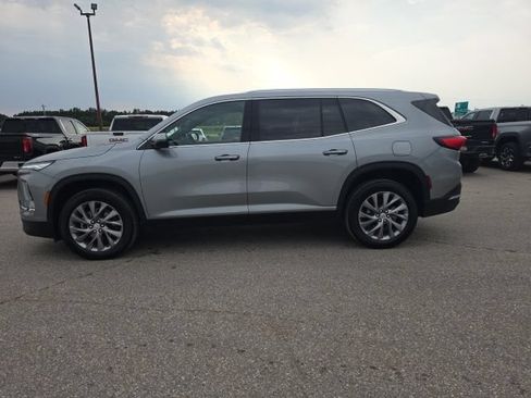 Used 2026 Buick Enclave Preferred AWD/4WD image 2