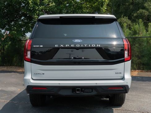 Used 2025 Ford Expedition Max Active RWD image 10