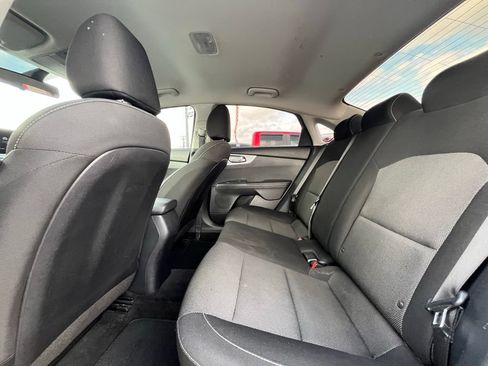 Used 2022 Kia Forte LXS FWD image 25