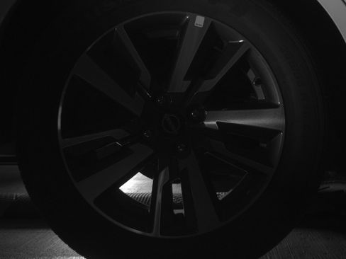 Used 2025 Nissan Versa SV image 15