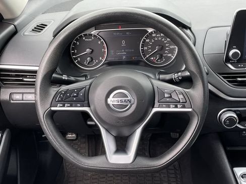 Used 2021 Nissan Altima 2.5 SV FWD image 12