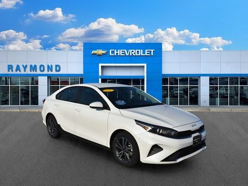 Certified 2022 Kia Forte LXS FWD image 10