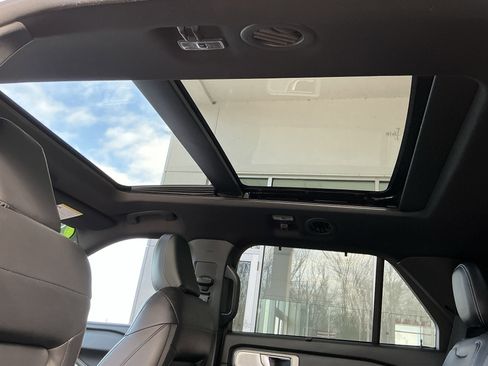 Used 2021 Ford Explorer ST w/ Equipment Group 401A image 35