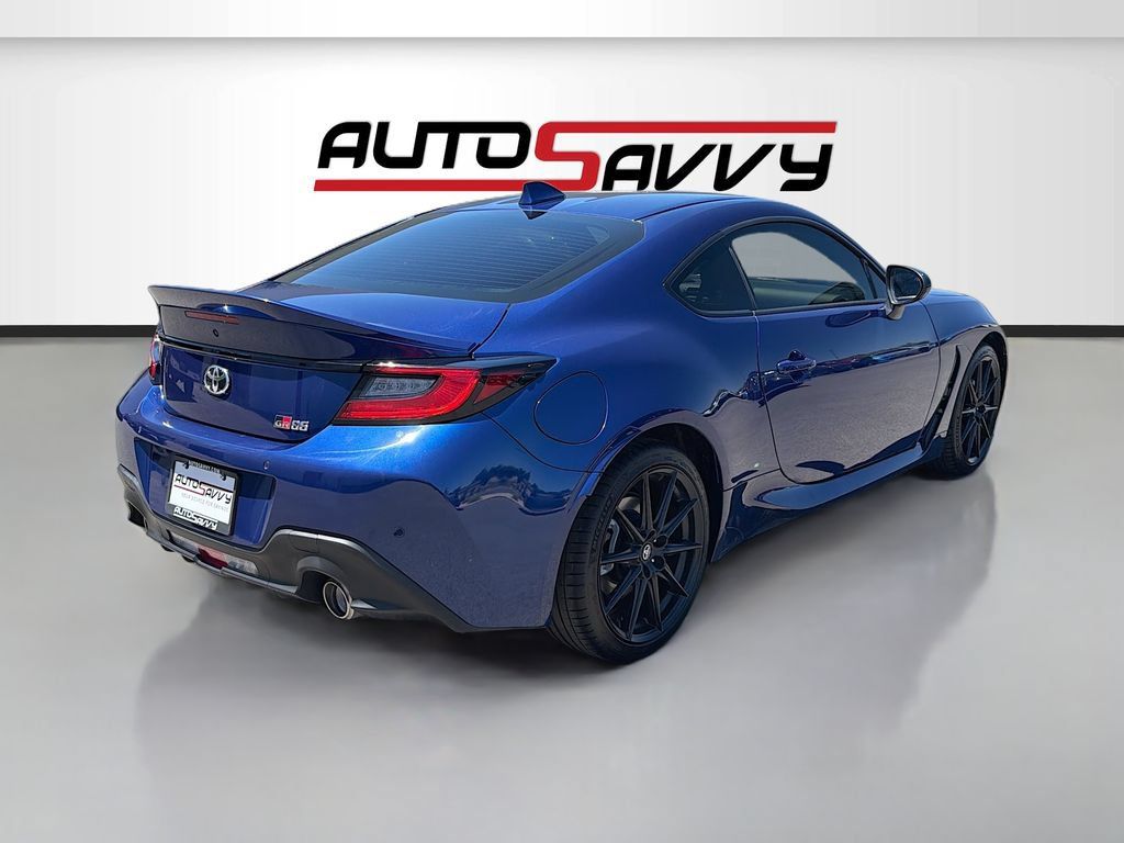 Used 2025 Toyota GR86 Premium w/ ALL Weather Mat Package (TMS) RWD image 7