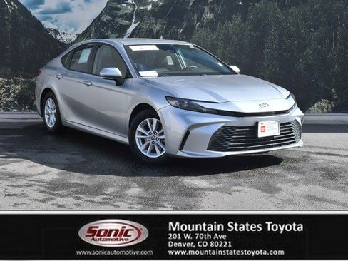 Certified 2025 Toyota Camry LE image 1