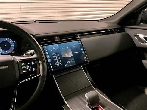 Certified 2026 Land Rover Range Rover Velar Dynamic SE image 5