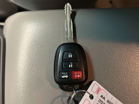 Used 2017 Toyota Camry LE image 16