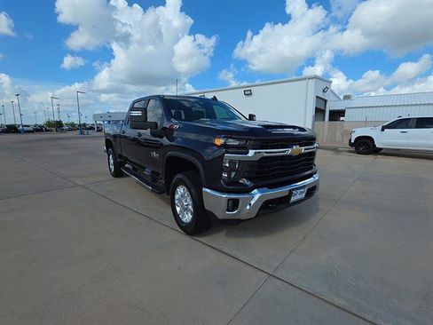 Used 2024 Chevrolet Silverado 2500 LT w/ Texas Edition AWD/4WD image 2