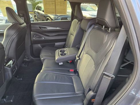 Certified 2025 INFINITI QX60 Luxe image 10