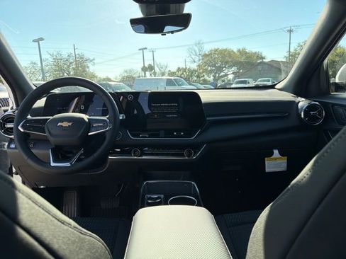 New 2026 Chevrolet Equinox LT w/ Safety and Technology Package FWD image 25