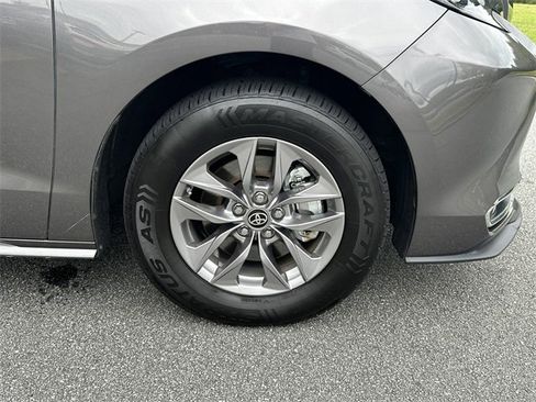 Used 2024 Toyota Sienna XLE image 13