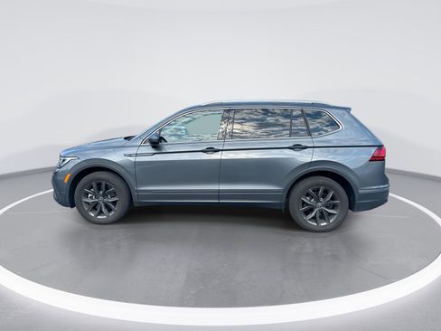 Used 2024 Volkswagen Tiguan SE FWD image 6