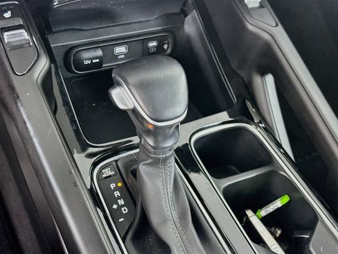 Used 2025 Kia Telluride S FWD image 25