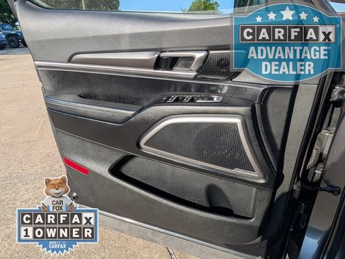 Used 2023 Kia Telluride LX AWD/4WD image 13