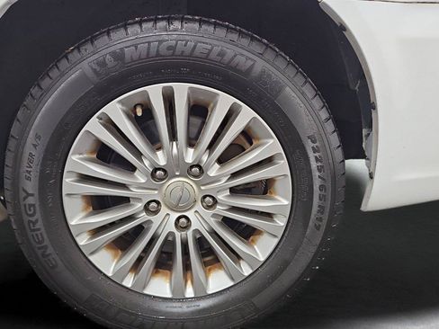 Used 2015 Chrysler Town & Country Touring-L w/ Driver Convenience Group FWD image 26
