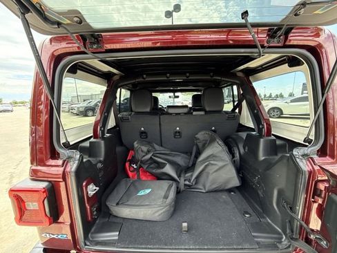 Used 2021 Jeep Wrangler Unlimited Sahara w/ Cold Weather Group AWD/4WD image 24
