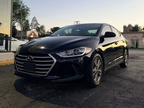Used 2017 Hyundai Elantra SE FWD image 1