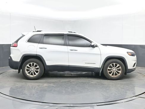 Used 2019 Jeep Cherokee Latitude w/ Popular Appearance Group FWD image 11