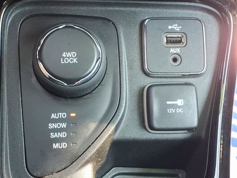 Used 2018 Jeep Compass Limited w/ Navigation Group AWD/4WD image 26