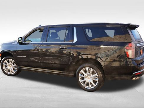 Certified 2024 Chevrolet Suburban High Country image 8