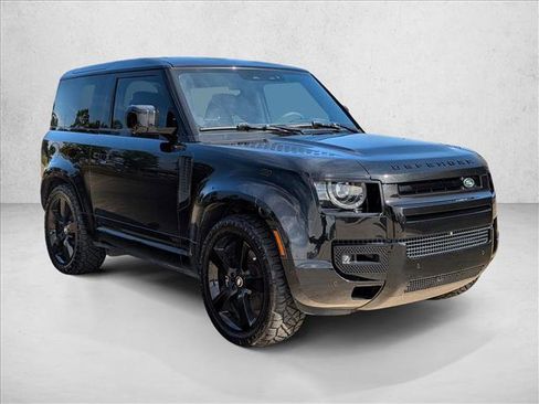 Used 2023 Land Rover Defender 90 V8 image 3