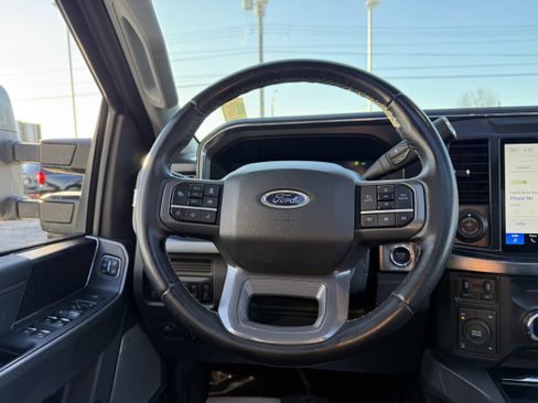 Used 2025 Ford F250 Lariat w/ Black Appearance Package image 16