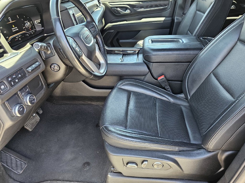Used 2024 GMC Yukon Denali RWD image 24