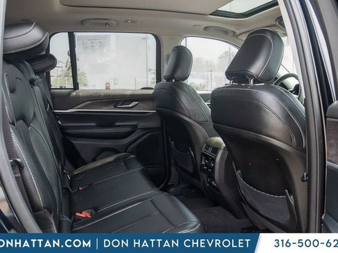 Used 2023 Jeep Grand Cherokee Limited w/ Black Appearance Package AWD/4WD image 22