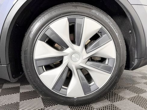 Used 2023 Tesla Model Y Long Range AWD/4WD image 22