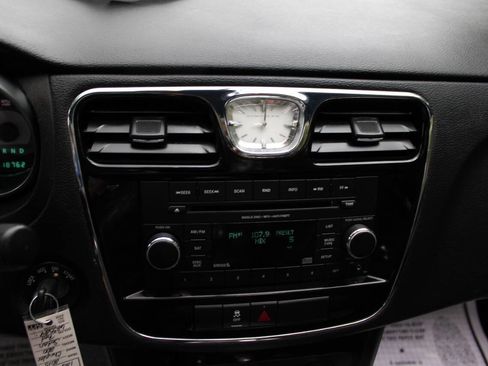 Used 2013 Chrysler 200 Touring image 19