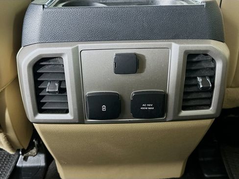 Used 2019 Ford F350 Lariat w/ Lariat Value Package AWD/4WD image 25