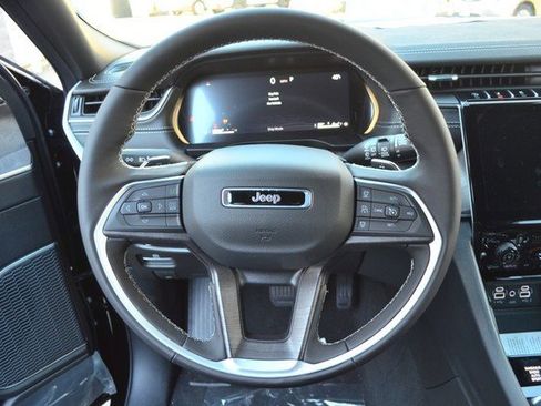 New 2025 Jeep Grand Cherokee L Limited w/ Luxury Tech Group II image 16