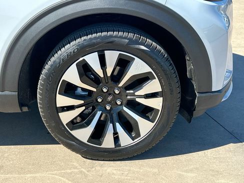 Used 2025 Ford Explorer Platinum w/ LUX Leather Package AWD/4WD image 10