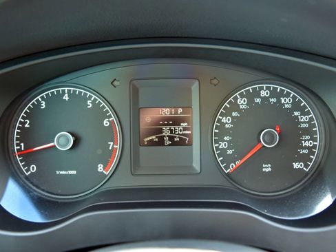 Used 2014 Volkswagen Jetta S image 39