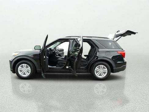 Used 2022 Ford Explorer XLT RWD image 12